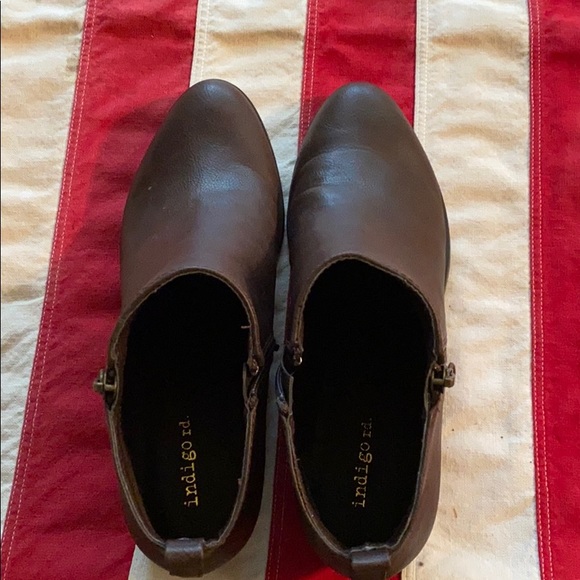 Indigo rd. Brown booties 8 1/2 M - Picture 3 of 6